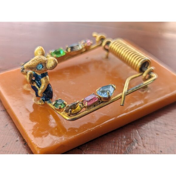 Vintage butterscotch bakelite mousetrap notebook holder with rhinestones, memo - Picture 2 of 9